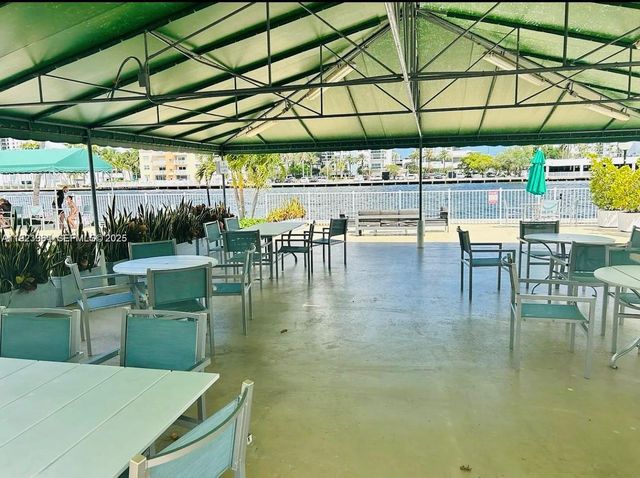 800 Parkview Dr 612, Hallandale Beach, FL 33009