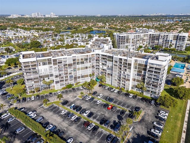 800 Parkview Dr 612, Hallandale Beach, FL 33009