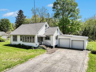 315 Pine Street, Decatur Vllg, MI 49045