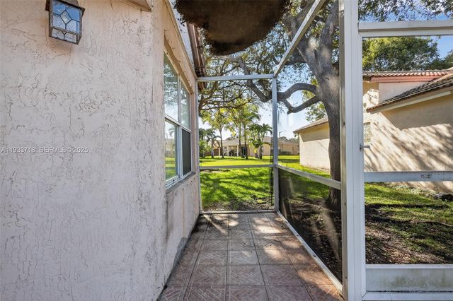 1244 NW 171st Ave, Pembroke Pines, FL 33028