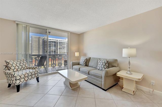 3113 S Ocean Dr 804, Hallandale Beach, FL 33009