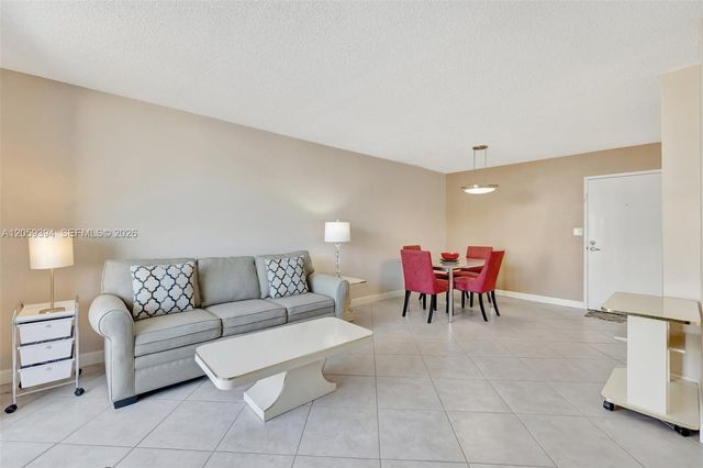 3113 S Ocean Dr 804, Hallandale Beach, FL 33009
