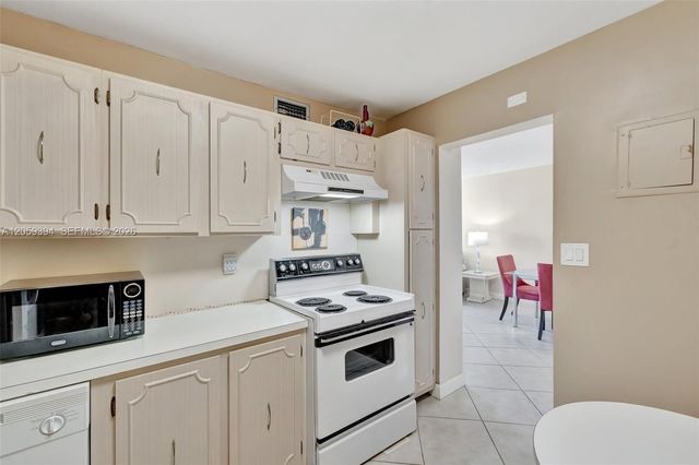 3113 S Ocean Dr 804, Hallandale Beach, FL 33009
