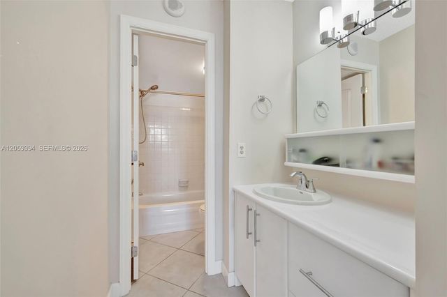 3113 S Ocean Dr 804, Hallandale Beach, FL 33009
