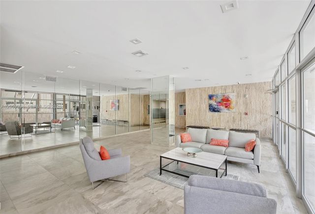 3113 S Ocean Dr 804, Hallandale Beach, FL 33009
