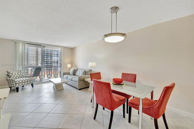 3113 S Ocean Dr 804, Hallandale Beach, FL 33009