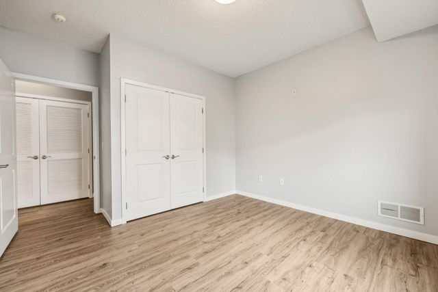 619 8th Street SE 208, Minneapolis, MN 55414