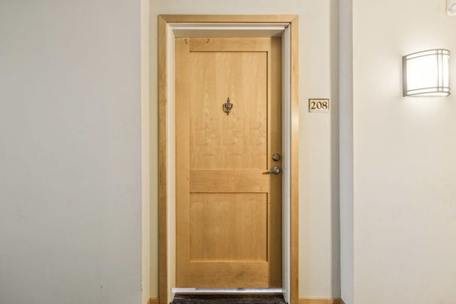 619 8th Street SE 208, Minneapolis, MN 55414