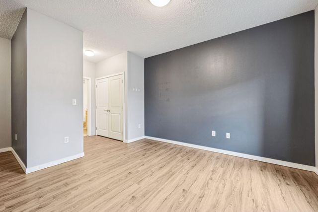 619 8th Street SE 208, Minneapolis, MN 55414