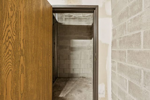 619 8th Street SE 208, Minneapolis, MN 55414