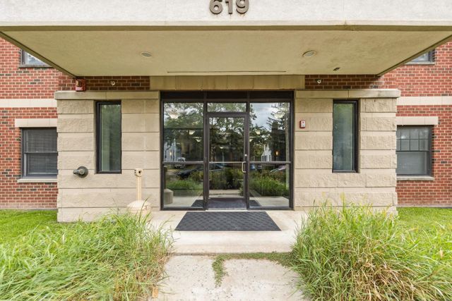 619 8th Street SE 208, Minneapolis, MN 55414