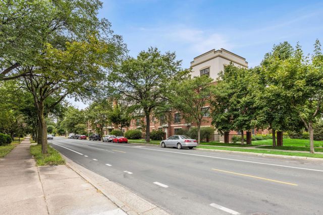 619 8th Street SE 208, Minneapolis, MN 55414