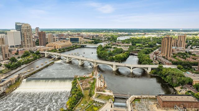 619 8th Street SE 208, Minneapolis, MN 55414