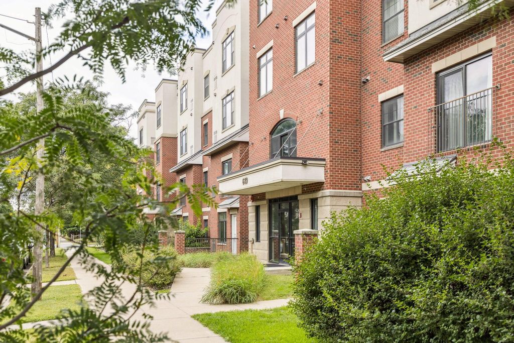 619 8th Street SE 208, Minneapolis, MN 55414