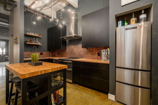 408 S Front St Apt 501, Memphis, TN 38103