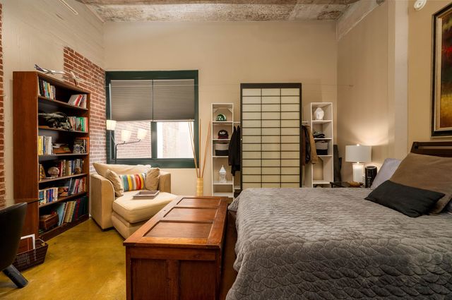 408 S Front St Apt 501, Memphis, TN 38103