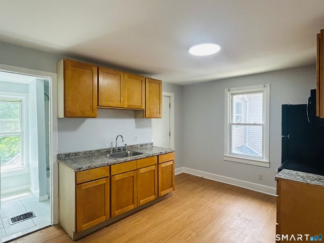 207 East Main Street, Middletown, CT 06457