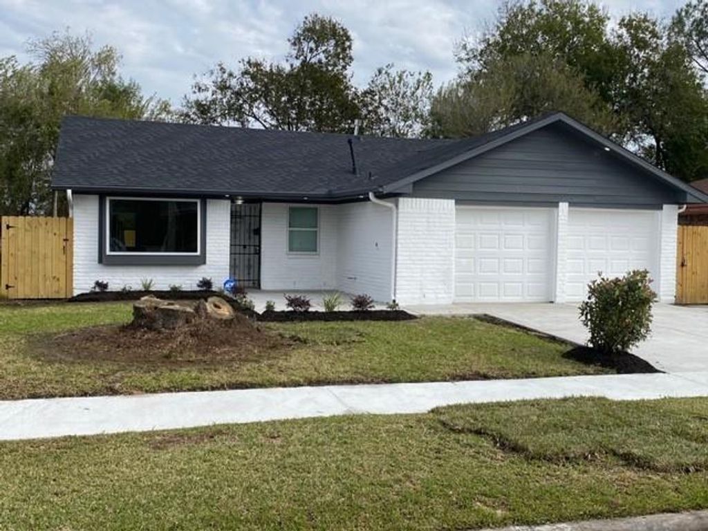 11319 Lockgate Lane, Houston, TX 77048