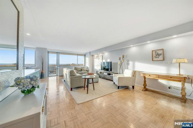 1600 Parker Avenue 27J, Fort Lee, NJ 07024