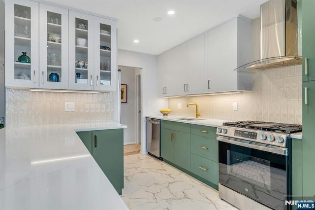 1600 Parker Avenue 27J, Fort Lee, NJ 07024