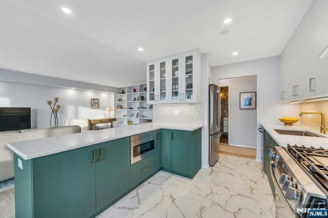 1600 Parker Avenue 27J, Fort Lee, NJ 07024