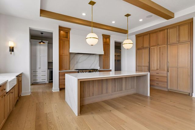 16920 46th Avenue N, Plymouth, MN 55446