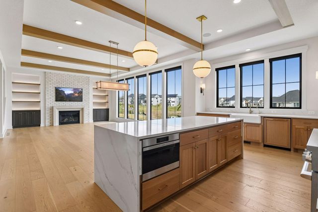 16920 46th Avenue N, Plymouth, MN 55446