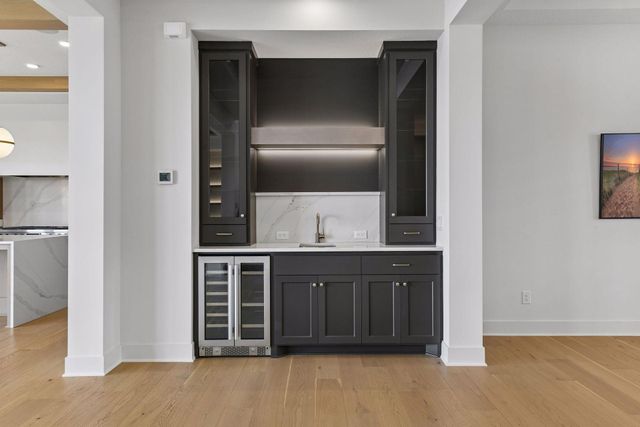 16920 46th Avenue N, Plymouth, MN 55446