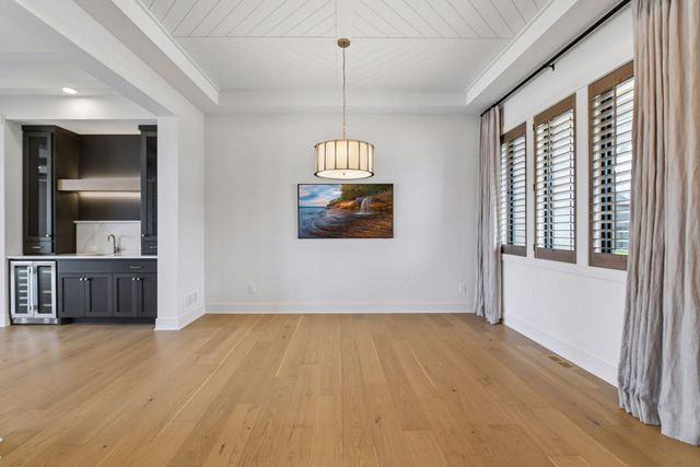 16920 46th Avenue N, Plymouth, MN 55446