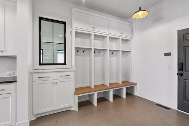 16920 46th Avenue N, Plymouth, MN 55446