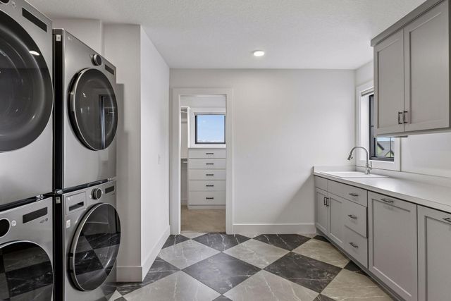 16920 46th Avenue N, Plymouth, MN 55446