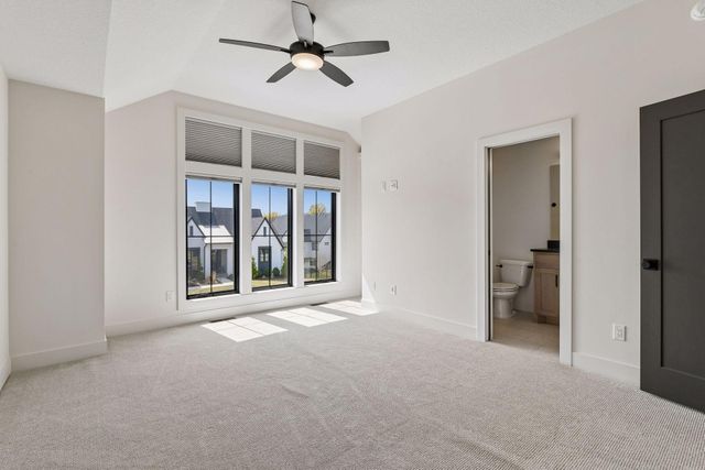 16920 46th Avenue N, Plymouth, MN 55446