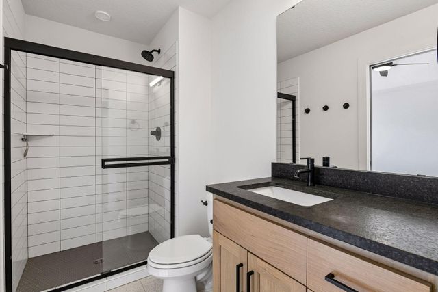 16920 46th Avenue N, Plymouth, MN 55446