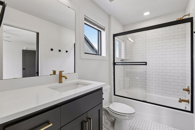 16920 46th Avenue N, Plymouth, MN 55446