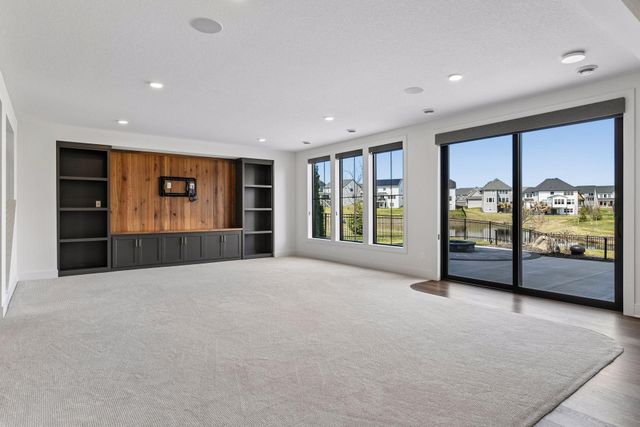 16920 46th Avenue N, Plymouth, MN 55446