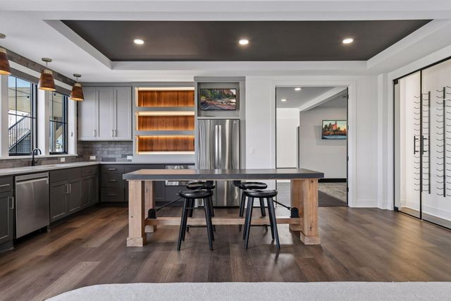 16920 46th Avenue N, Plymouth, MN 55446