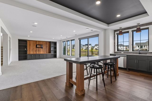 16920 46th Avenue N, Plymouth, MN 55446