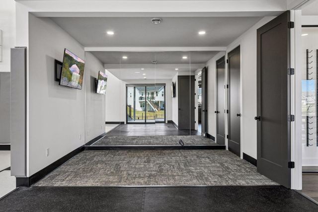 16920 46th Avenue N, Plymouth, MN 55446