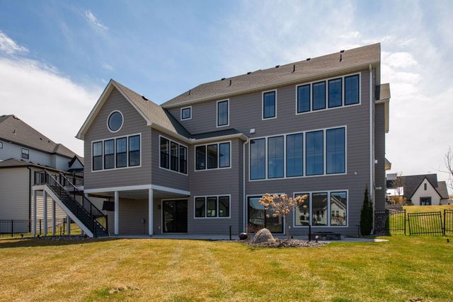 16920 46th Avenue N, Plymouth, MN 55446