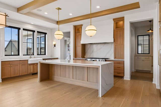 16920 46th Avenue N, Plymouth, MN 55446