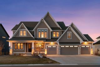 16920 46th Avenue N, Plymouth, MN 55446