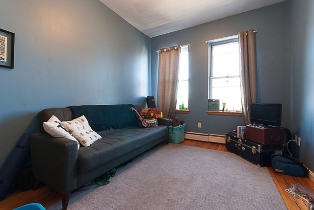 206 Chestnut Hill Ave 9, Boston, MA 02135