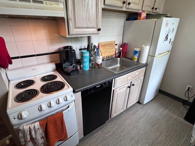 206 Chestnut Hill Ave 9, Boston, MA 02135