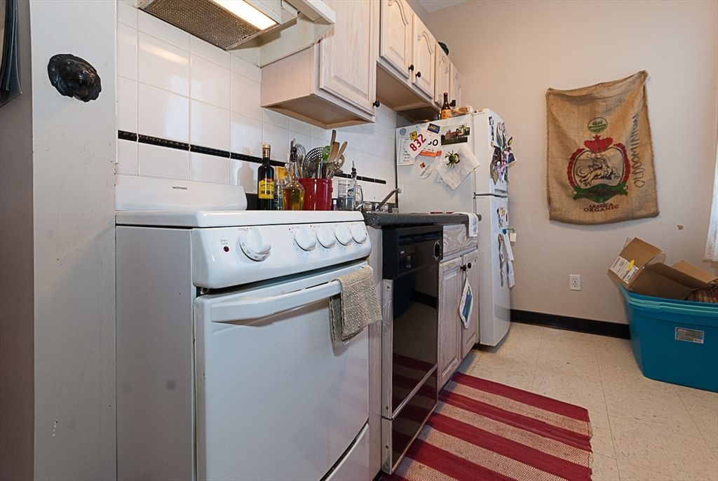 206 Chestnut Hill Ave 9, Boston, MA 02135