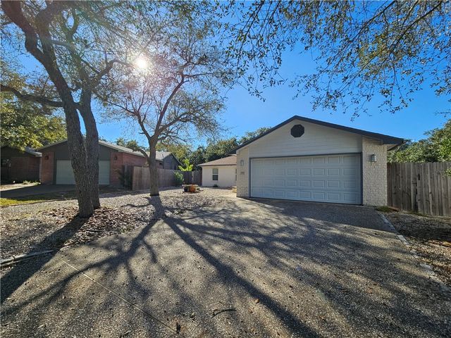 2105 Harbor, Rockport, TX 78382