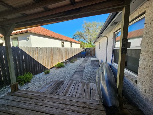 2105 Harbor, Rockport, TX 78382