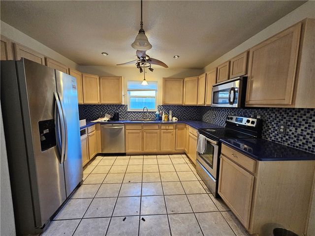 2105 Harbor, Rockport, TX 78382