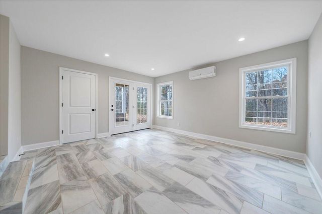 149 Windlass RD, Moneta, VA 24121