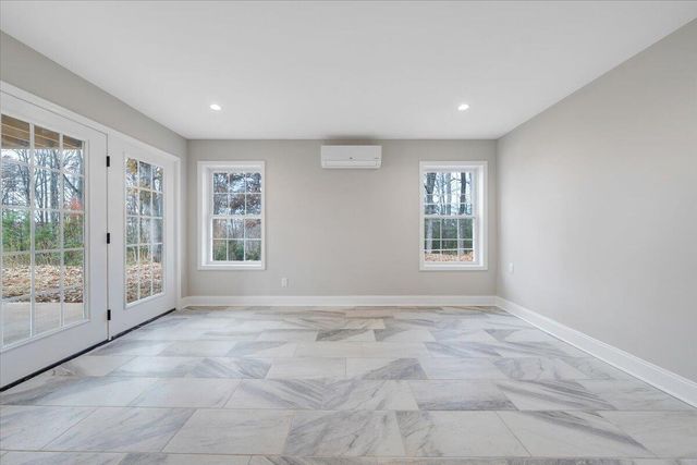 149 Windlass RD, Moneta, VA 24121