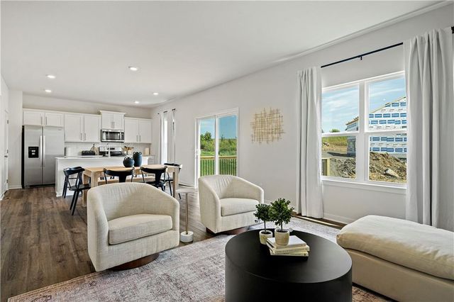 102 Lake Meadows Drive, Smithville, MO 64089